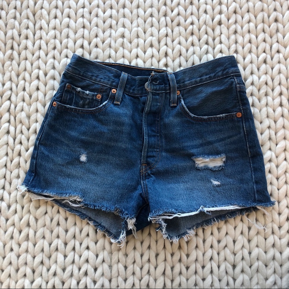 Levi’s 501 Cut Off Shorts